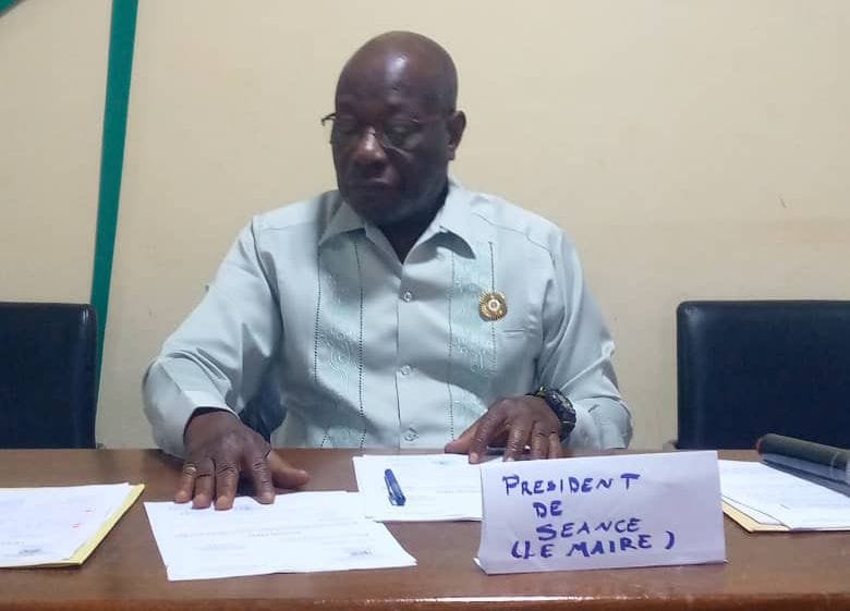 Daoukro 2è session du Conseil municipal Le maire Djè Koffi