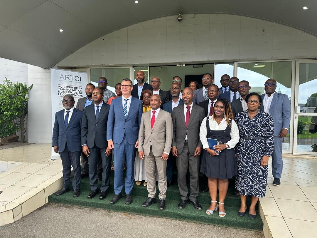 Côte d’Ivoire : Signature de convention entre ARTCI-RAXIO CI pour une nouvelle ère de développement et de souveraineté numérique du pays
