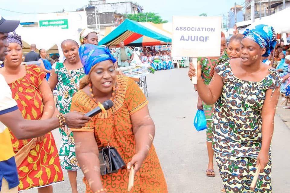 Action sociale à Attécoubé : Danho Paulin apporte son soutien à 3 000 femmes, joie et danse au rendez-vous