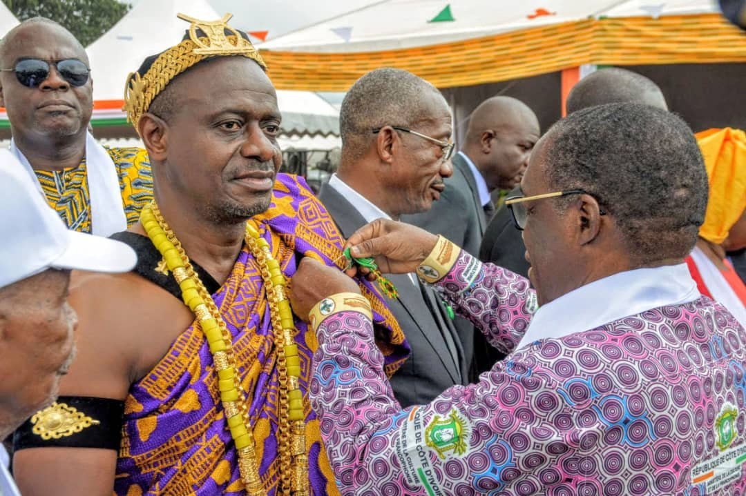 Côte d’Ivoire/8ème SNAC à Songon-Dagbé: Chef NANGUI Magès fait Officier dans l’Ordre du Mérite culturel