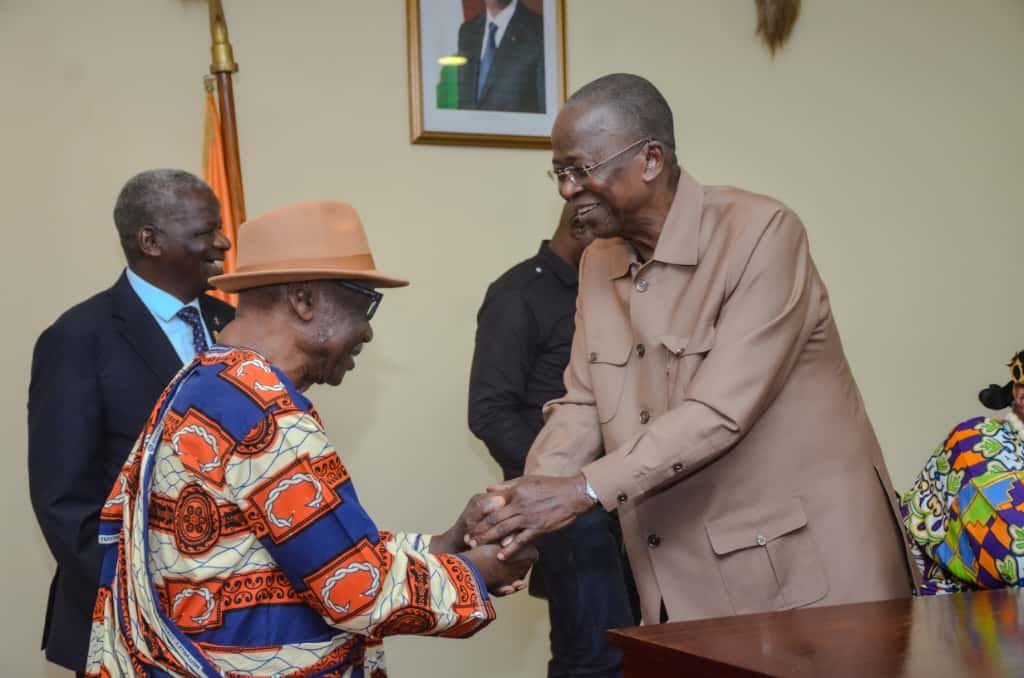 Présidentielle 2025 : Jeannot Ahoussou-Kouadio sollicite la Chefferie Traditionnelle… Réponse de Sa Majesté Tanoé Désiré Amon