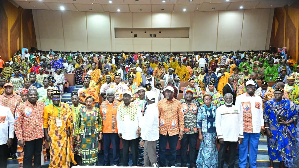 Présidentielle 2025 apaisée: Beugré Mambé, Ahoussou Kouadio, Amedé Kouakou pactisent avec 500 chefs du V Baoulé à Yamoussoukro