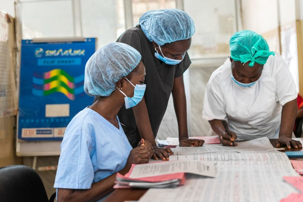 Les experts nationaux s’accordent sur un programme d’action décennal en ce qui concerne les personnels de santé en Afrique