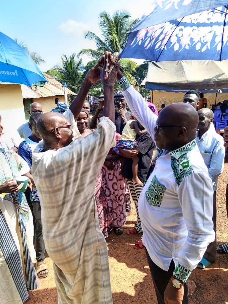Législatives 2025/Tournée de présentation de sa candidature: Denis Kah Zion boucle Toulépleu et séduit les parents du village de Anne Ouloto avec un langage de vérité