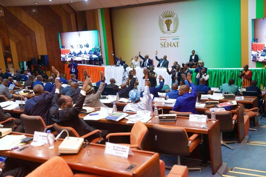 CIV/Budget 2026 : Kalil Ibrahim Konaté présente et valide les priorités et le coût de la Transition numérique au Sénat