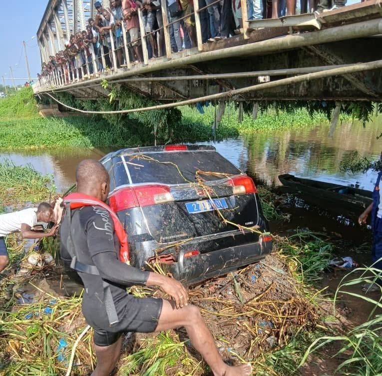Côte d’Ivoire : Dabou, un automobiliste retrouvé mort après une sortie de route sous le pont Agnéby