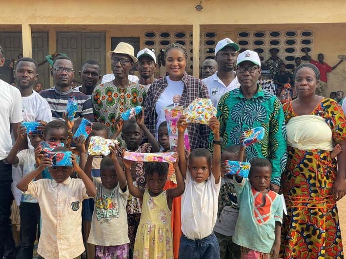 Noel à Oumé : Le député-maire Lagui Joachim cadeaute 1000 enfants à Goulikao