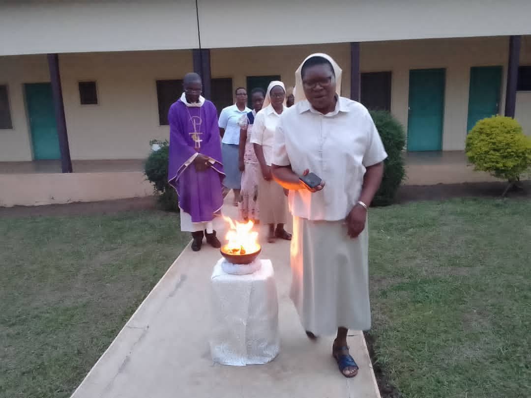 Vie religieuse/25 ans de canonisation du Père Louis Scrosoppi: Les Sœurs de la Providence rallument la flamme de l’Amour à travers le “Flamme de la Charité Tour ”