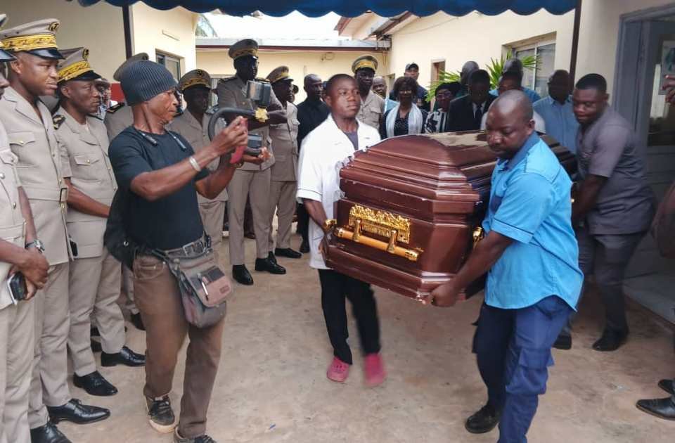 Gagnoa: Aimée Zebeyoux et les cadres rendent un dernier hommage au chef du village de Babré, Zagbayou Pierre ((AIP)