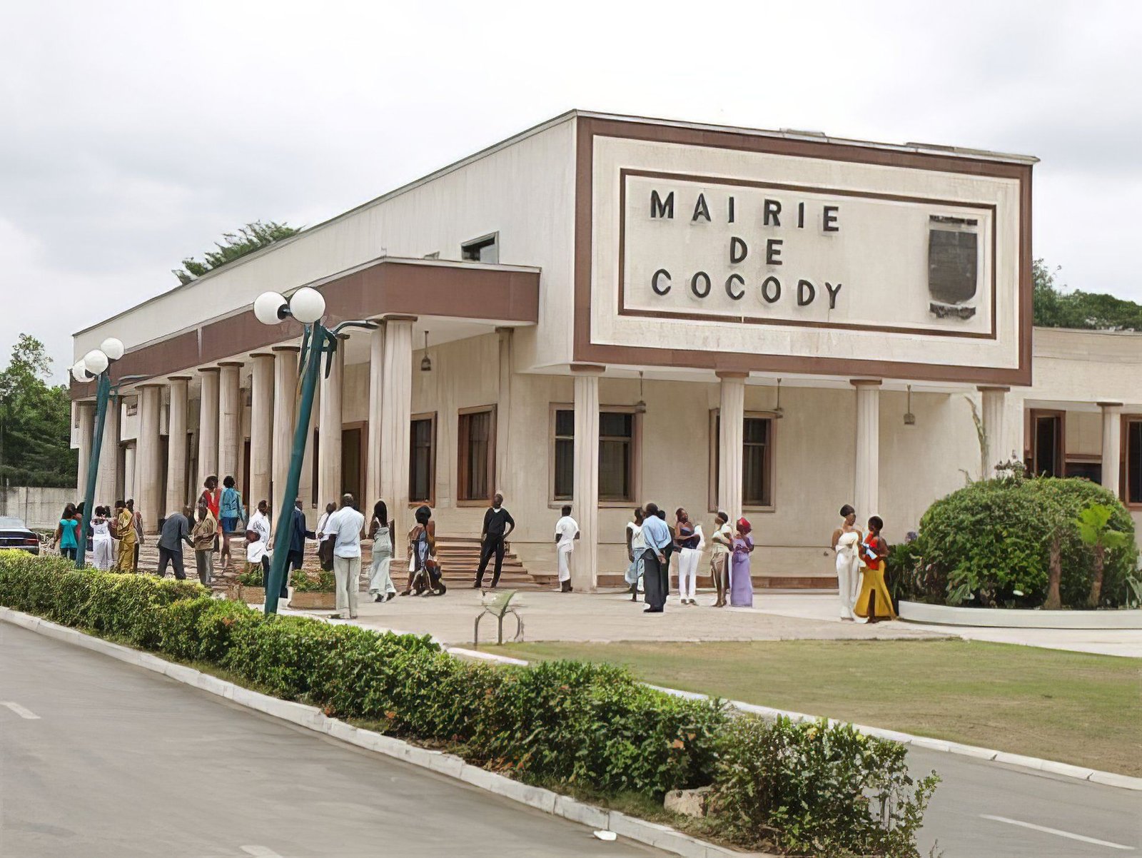Cocody: Assalé Tiémoko interpelle le maire Yacé, un citoyen essaie de le recadrer… guerre des lettres ouvertes