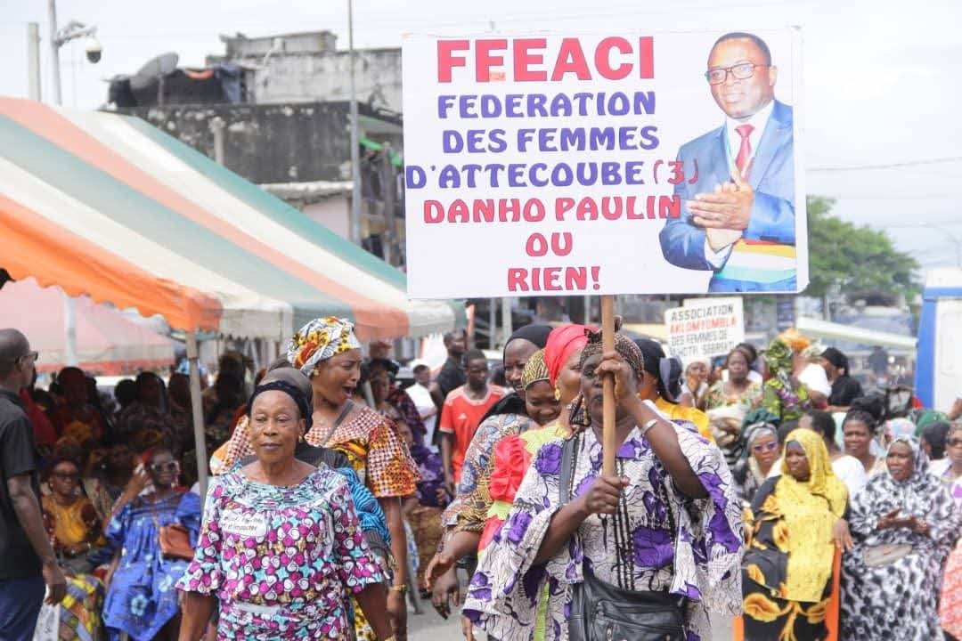 Fête des mères à Attécoubé: Les femmes reconnaissantes au maire Danho Paulin
