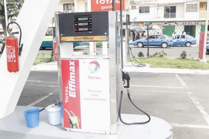 Abidjan : Le prix du Super sans plomb augmente de 20FCFA, les Gbaka ajoutent 100FCFA sur le titre de transport