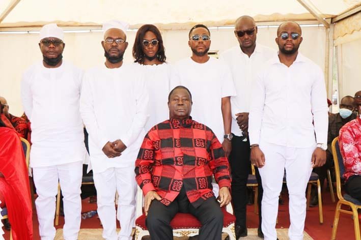 Obsèques de Nanan Aka Brou II: Bédié pleure avec le peuple Ahaly à Kouadianikro (Brobo)