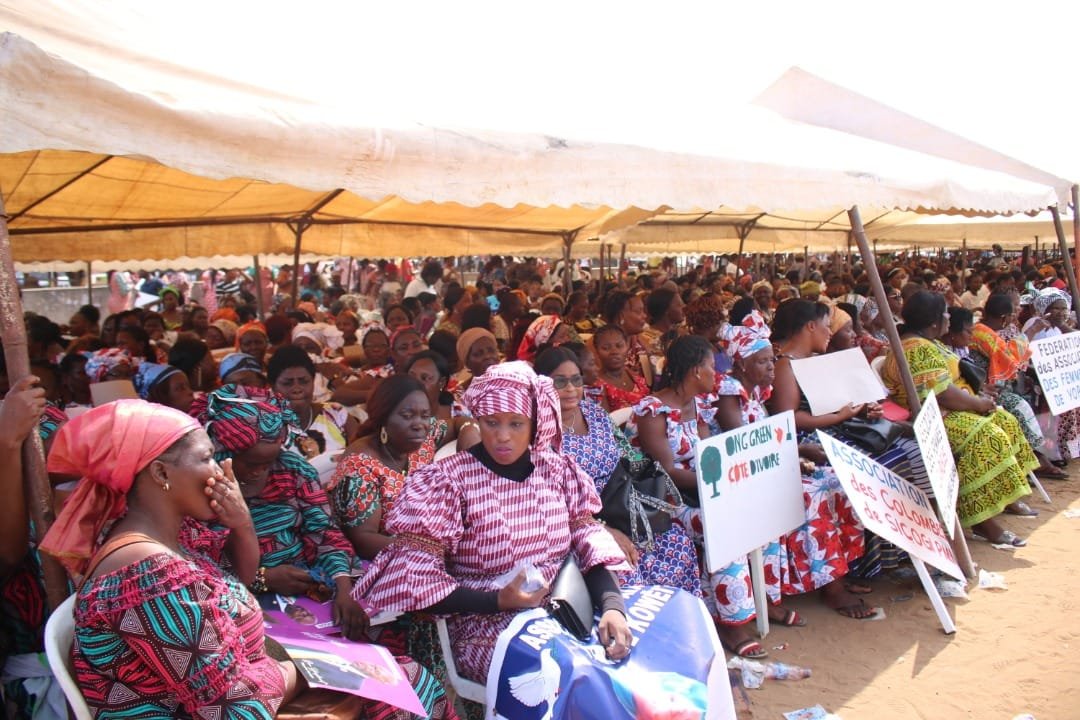 JIF 2022 à Yopougon: Pour leur droit à l’autonomie socioéconomique, la fondation "DHA" offre 9 millions Fcfa à 18 associations féminines