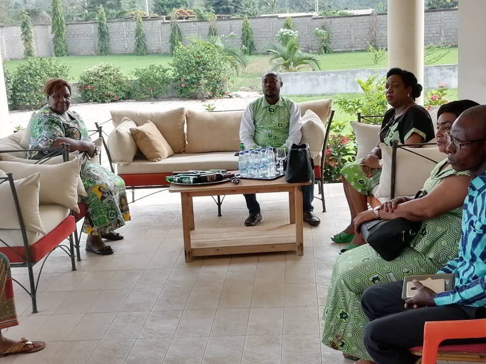 Décès de la mère de Guikahué : En mission à Gagnoa, Valérie Yapo exprime sa compassion à la famille du S.E en chef à Dikouéhipalégnoa