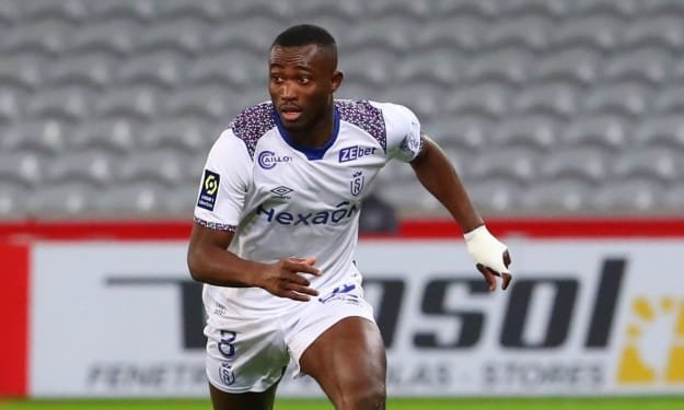 Football : L’Ivoirien Ghislain Konan vole la vedette aux latéraux gauches dans le 11 africain de la semaine