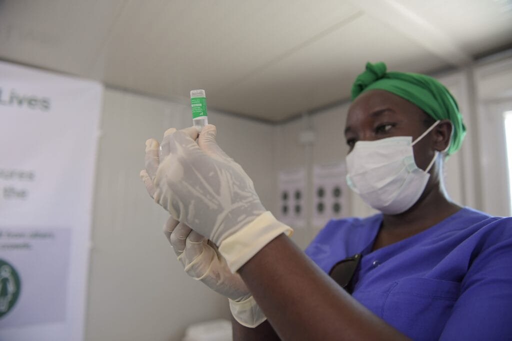 Niyel plaide pour une adhésion totale à la vaccination systématique en Afrique.