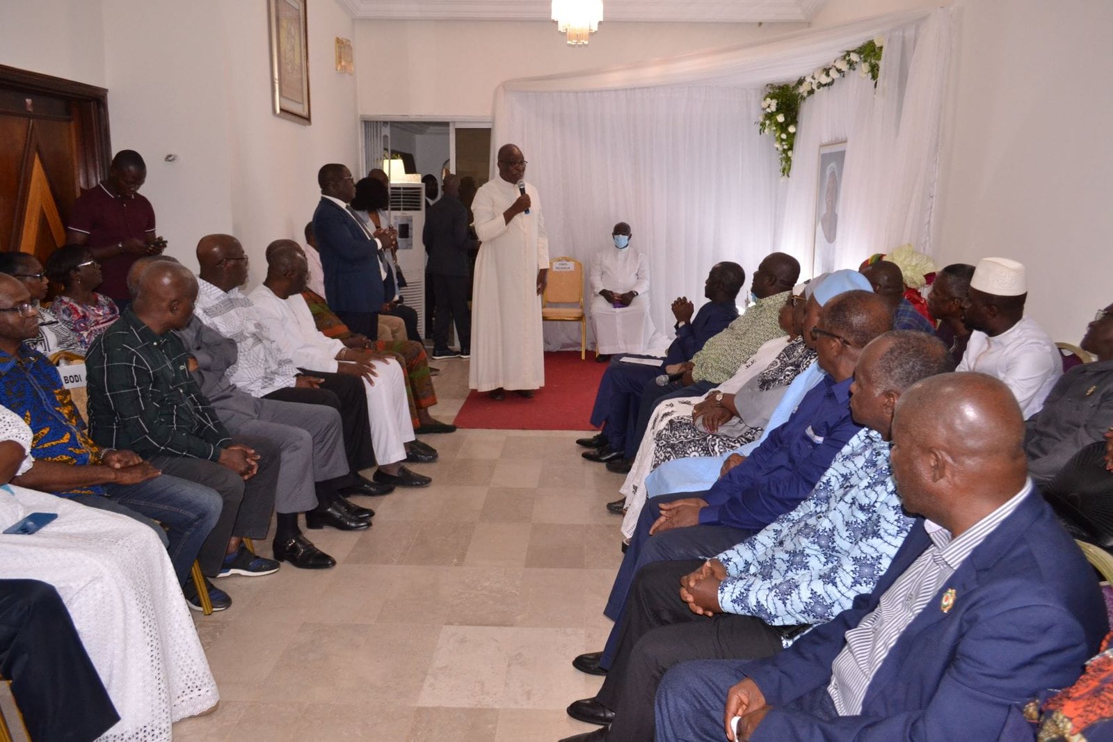 Obsèques de Maman Kakou Jeannette: Ouattara, Gbagbo, Affi et plusieurs institutions aux côtés de Guikahué