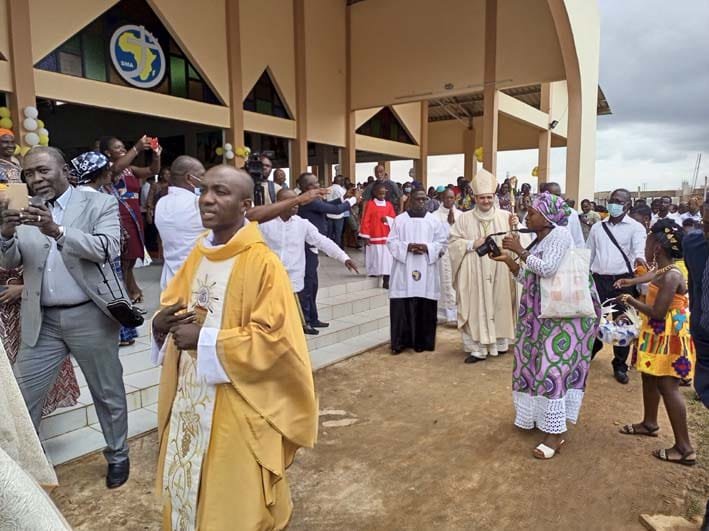 Eglise catholique de Côte d’Ivoire: Aka Alain, Koné Antoine Marie et Jean Yves Aristide Kouadio Koffi ordonnés prêtres
