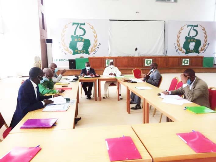 IFP-PDCI: Ezan Akélé (PCA) remet des documents à Bédié et annonce la date de démarrage des activités de formation