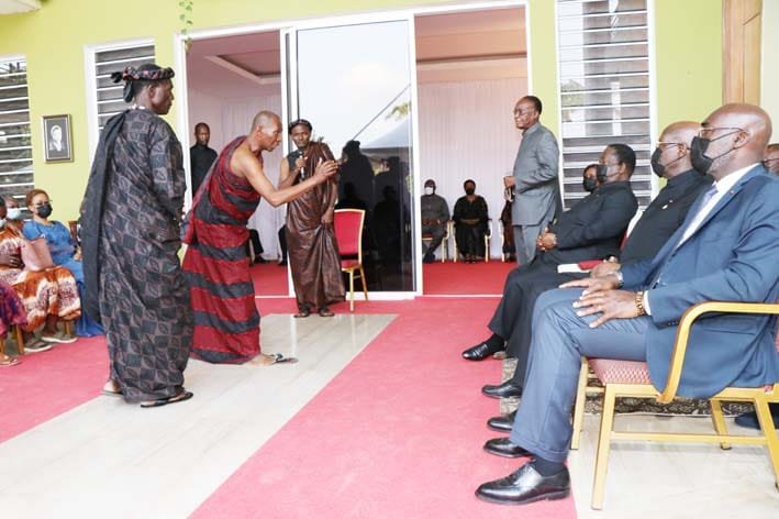 Obsèques de Charles Konan Banny: Le président Bédié prend sa part de deuil et apporte son soutien à la famille éplorée