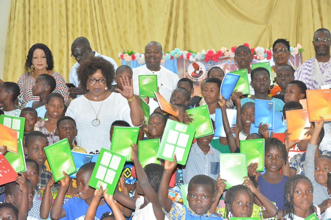 Port-Bouët: Mme Durand et l’ONG Perpétuel secours donnent le sourire à 125 enfants issus des familles démunies