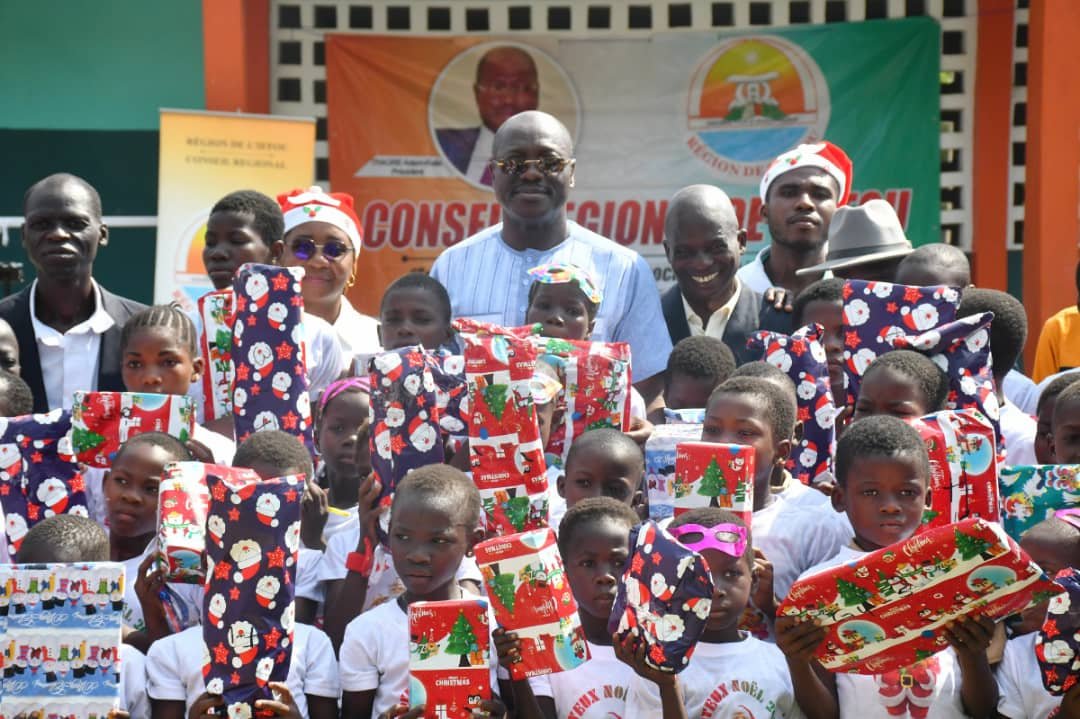 Région de l’IFFOU : Un bâtiment de 03 classes+bureau inauguré, les enfants cadeautés par Traoré Adam-Kolia à Angouakro