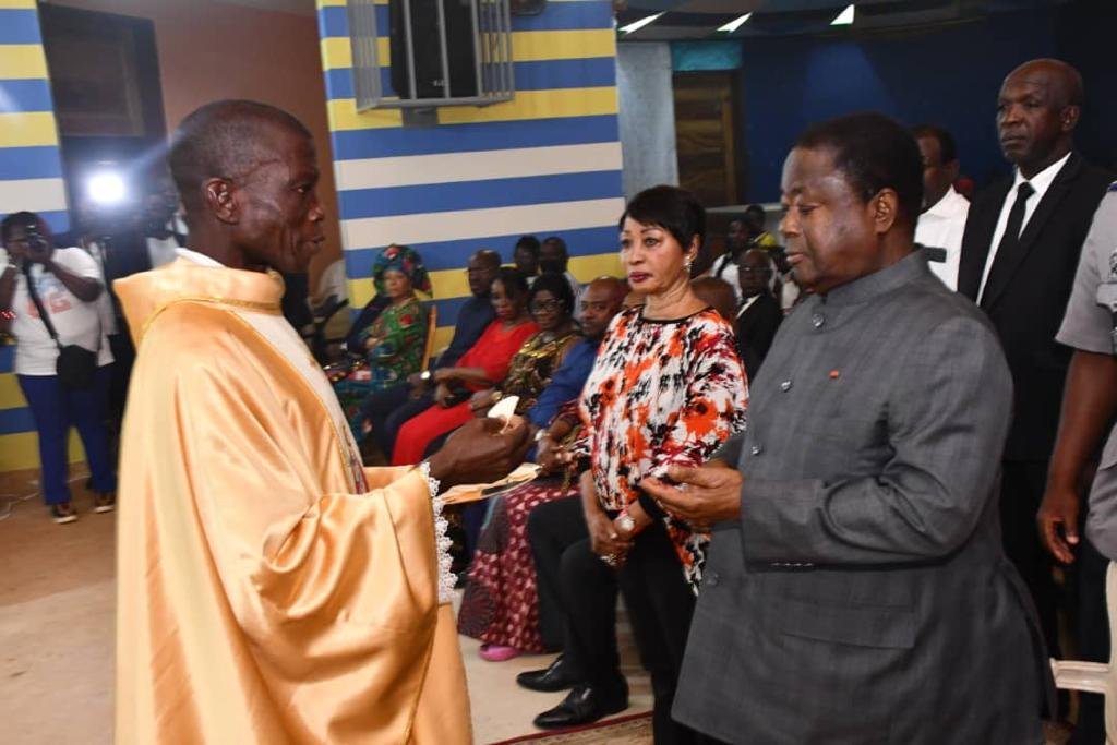 Messe de la nativité à Daoukro: En présence de Bédié, un prêtre dénonce «un système pour fragiliser, affaiblir, endormir le peuple»