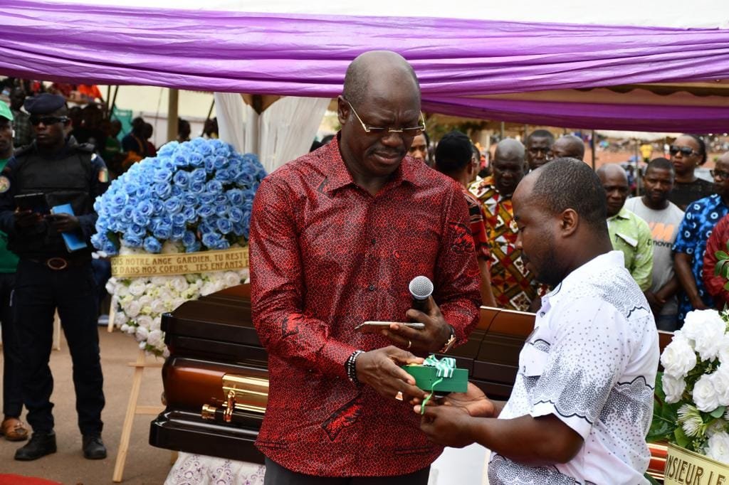 PDCI/Daoukro: Kouamé Bédié Marcelin, neveu du président Bédié, décoré à titre posthume et inhumé samedi dernier à Pèpressou