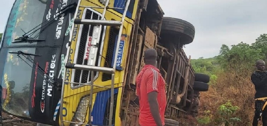 Accident sur l’axe Bouna-Bondoukou: Un car de transport s’est renversé près de Téfrodouo et fait plusieurs blessés