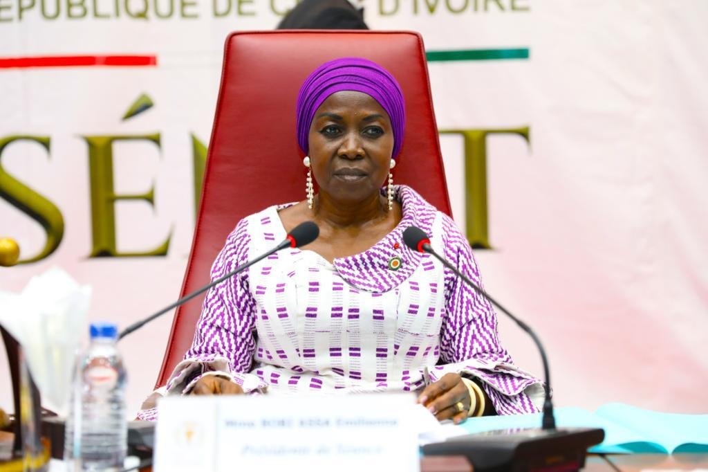 Sénat/Adoption du calendrier des sessions: Mme Bobi Assa (Vice-pdte) appelle les ministres à respecter ce calendrier