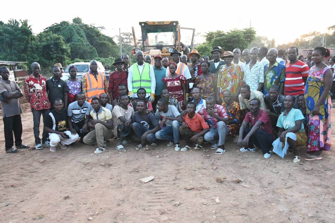 Iffou /Développement : Traoré Adam-Kolia lance les travaux de reprofilage de l'axe Ouellé-Zanzanssou