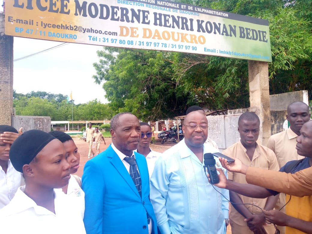 Daoukro: Akoto Olivier s'assure du bon déroulement des épreuves orales du baccalauréat et encourage les candidats