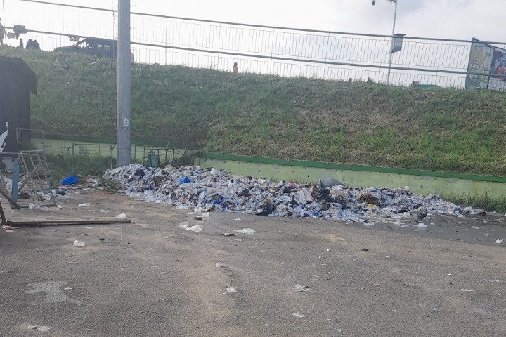 Adjamé (Abidjan) : Les ordures émergent à la gare Nord de la Sotra