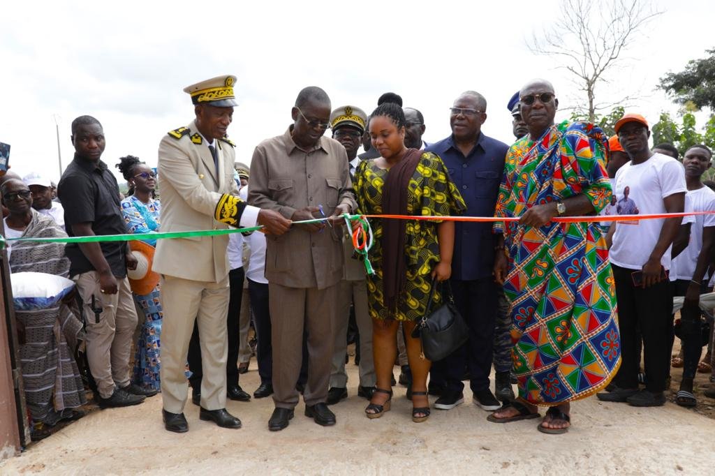 Didiévi : Le collège de proximité de N’gban-Kassè inauguré par Ahoussou Jeannot, le C2D dresse le bilan