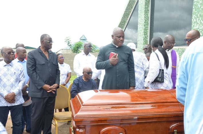 Stéphane Bra-Kanon repose à Gbeuliville (Daloa): Guikahué et le PDCI à toutes les étapes des obsèques (34 images)