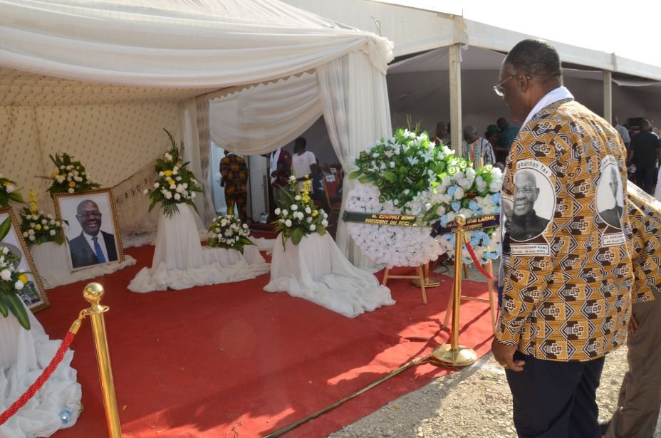 Côte d’Ivoire : A Katiola, la direction, les cadres et militants du PDCI-RDA ont honoré la mémoire de Gaston Ouassénan Koné (images)