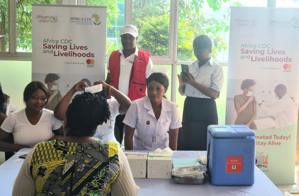 Africa CDC et la Fondation Mastercard lancent la phase 2 de l’initiative Saving Lives and Livelihoods (SLL) pour renforcer les systèmes de santé publique en Afrique.