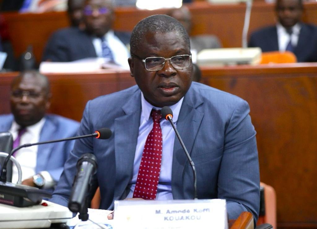 Sénat: Amedé Kouakou convainc et fait passer son budget haut les mains, ce qui bloque le transfert de la capitale politique à Yamoussoukro