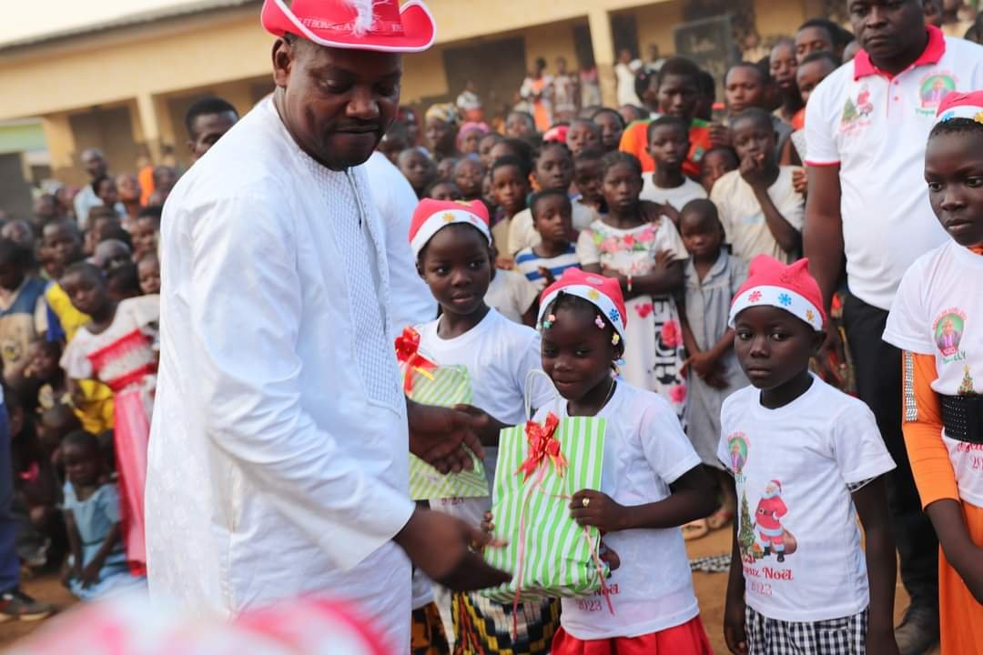Biankouma sous-préfecture : Dely Mamadou partage ''La Magie de Noël'' à plus de 2 mille enfants
