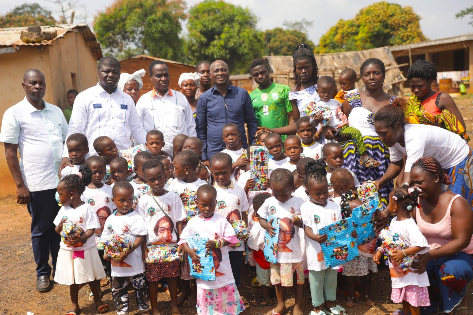Région de l'Iffou: Innocent Yao et le "Club des amis de Ouellé" honorent les meilleurs écoliers et enfants démunis de Yapi-Bonikro