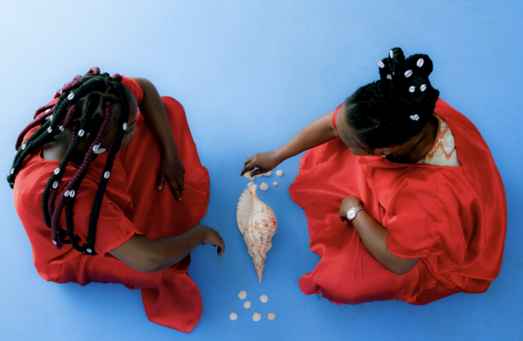 Bluemind Foundation: Heal By Hair en vedette dans les pages VOGUE