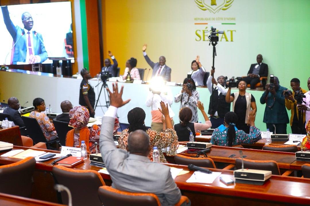 Santé en Côte d’Ivoire : Un dispositif légal pour encadrer l’exercice de la Médecine voté au Sénat
