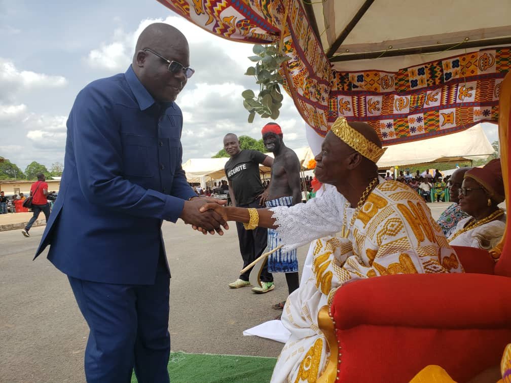 Soungassou (Dimbokro): Nanan Kouakou Lausin II couronné 9ème chef du village en présence du parrain Amedé Kouakou