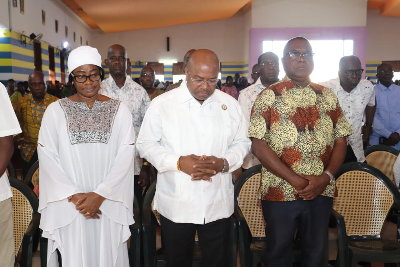Daoukro : Akoto Olivier et les fidèles catholiques prient pour la mémoire de Bédié et confient ses obsèques au Seigneur