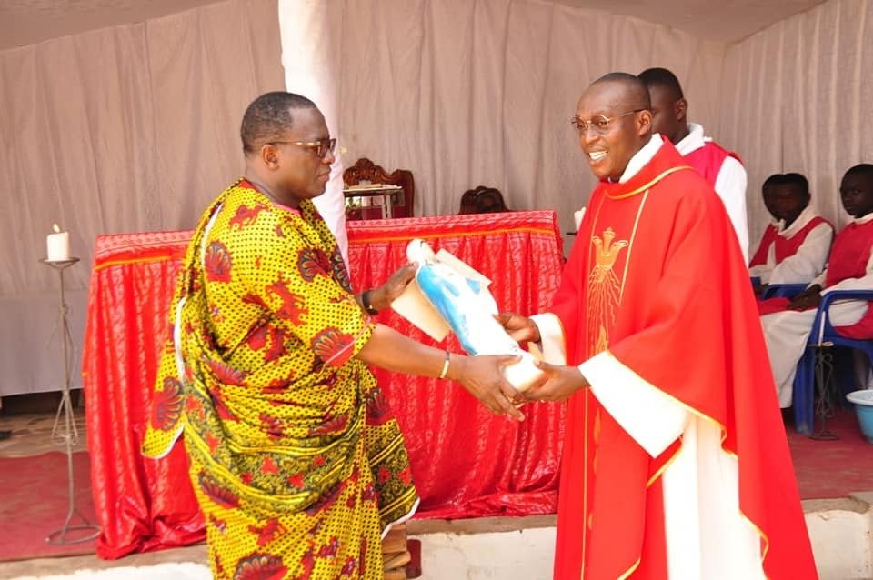 CIV/Célébration de la pentecôte à N’Zianouan : Danho Paulin apporte son soutien à la construction d’une église
