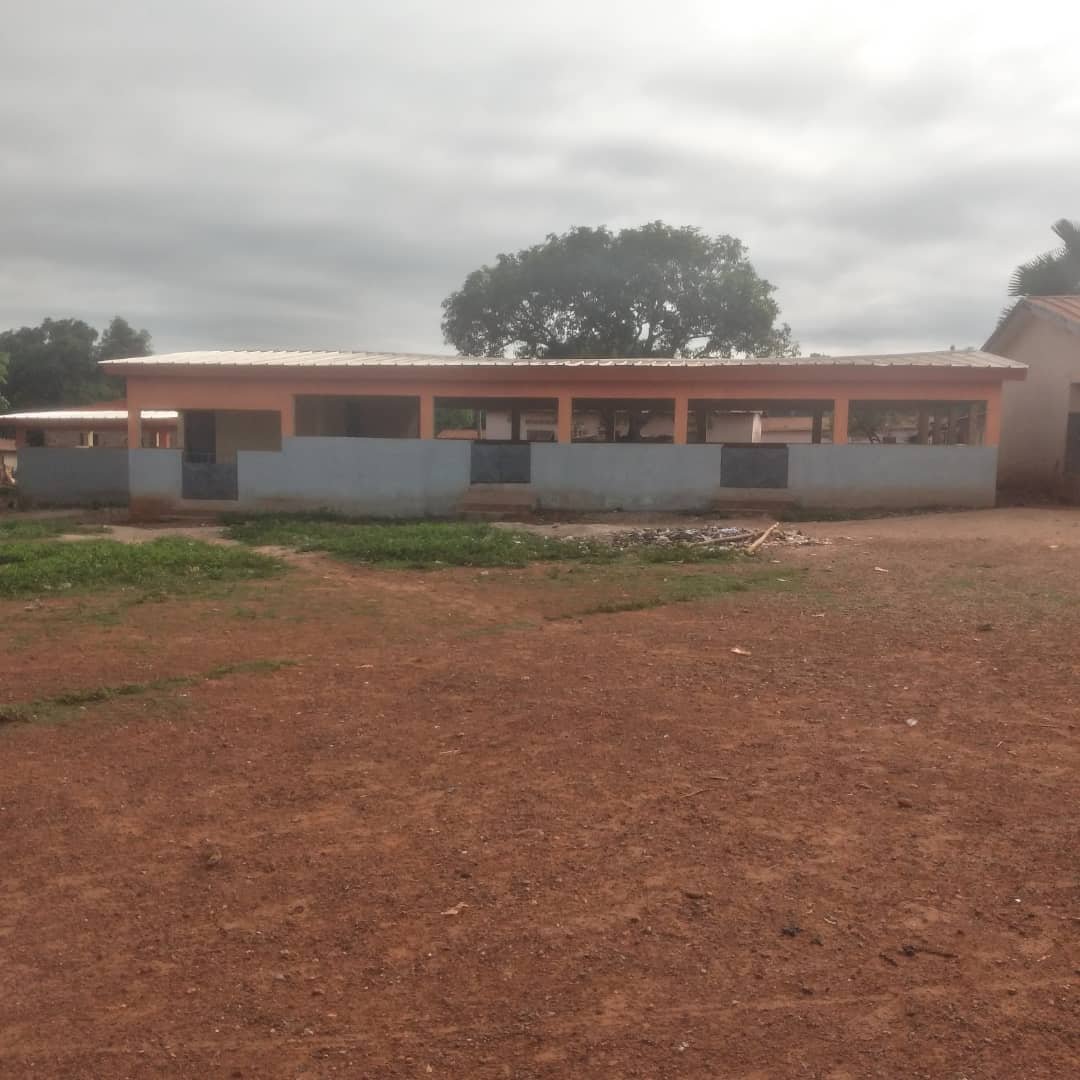 Bongouanou (Moronou) : N'guessan Ahondjon offre une cantine scolaire à N'guessankro