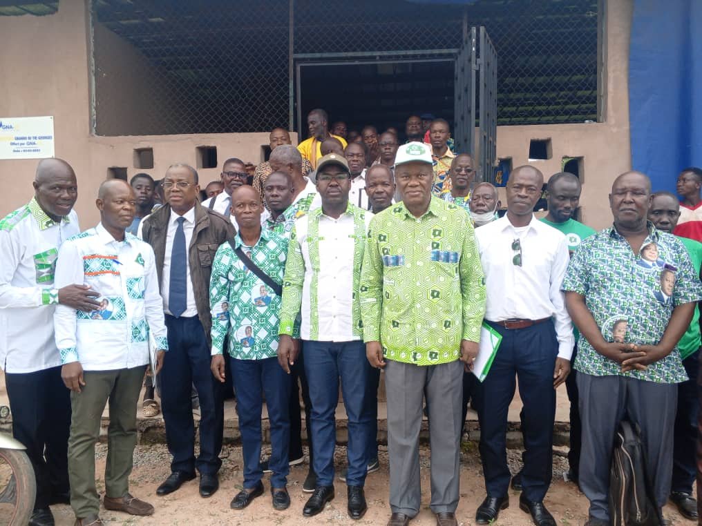 Pdci Yamoussoukro: Gnrangbé Jean (HRD) et le délégué N’guessan André parlent de Tidjane Thiam à ses parents d’Akouè Nord