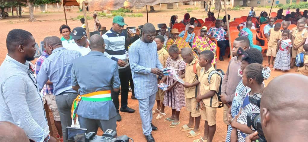 Iffou/Rentrée scolaire: Innocent Yao et "Les Amis de Ouellé" vont distribuer plus de 7.000 kits scolaires