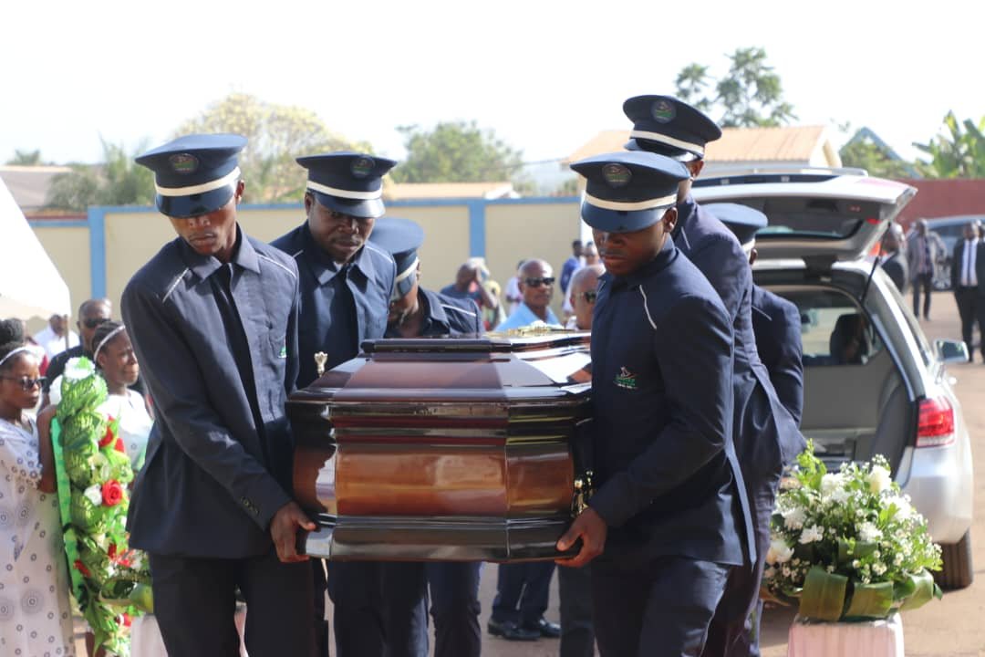 Daoukro (Iffou)/Décédée le 20 octobre 2024 à Abidjan: Mme Akoto née Bédié Adjoua Agnès inhumée à Daoukro, dans la stricte intimité familiale (Images fortes)